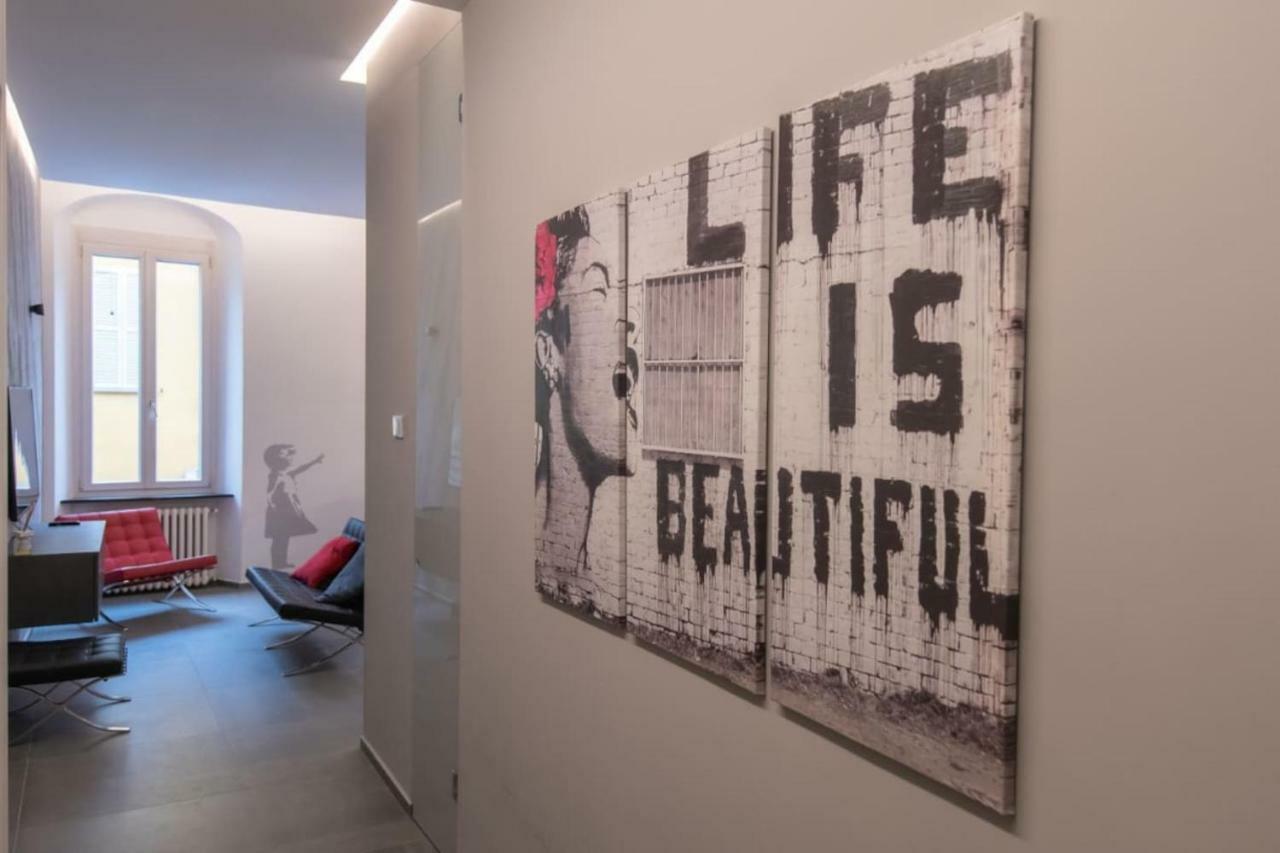 Banksy - Arte In Centro Citta Lägenhet Parma Exteriör bild